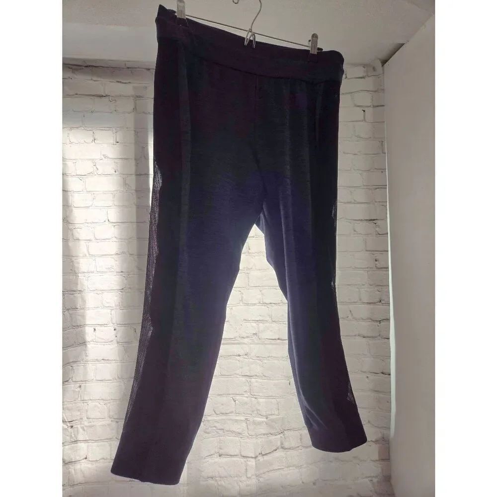 H By Halston Women's Size Medium PETITE Blue/Black Chambray Capris Leggings